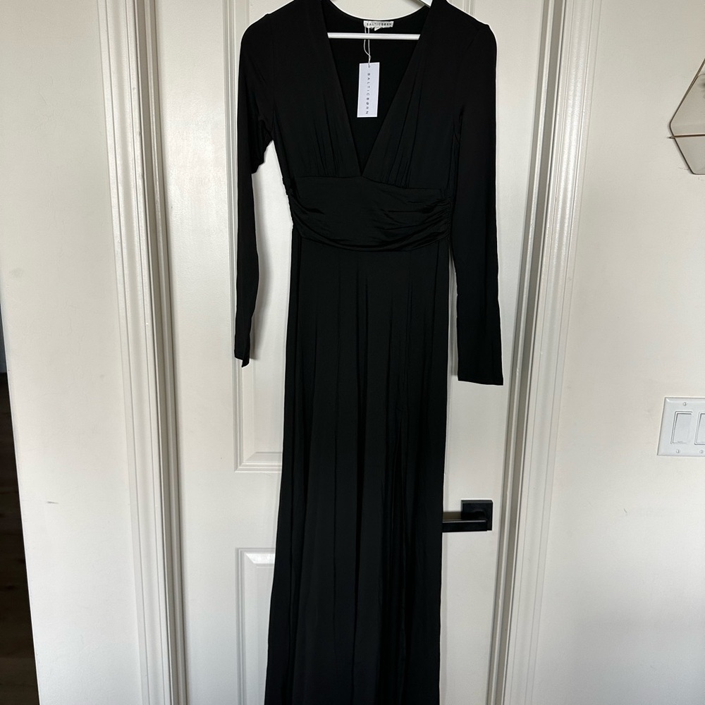 Black Maxi Dress NWT | Minimalist V-Neck Long Sleeve Slit Dress - Picture 5 of 9